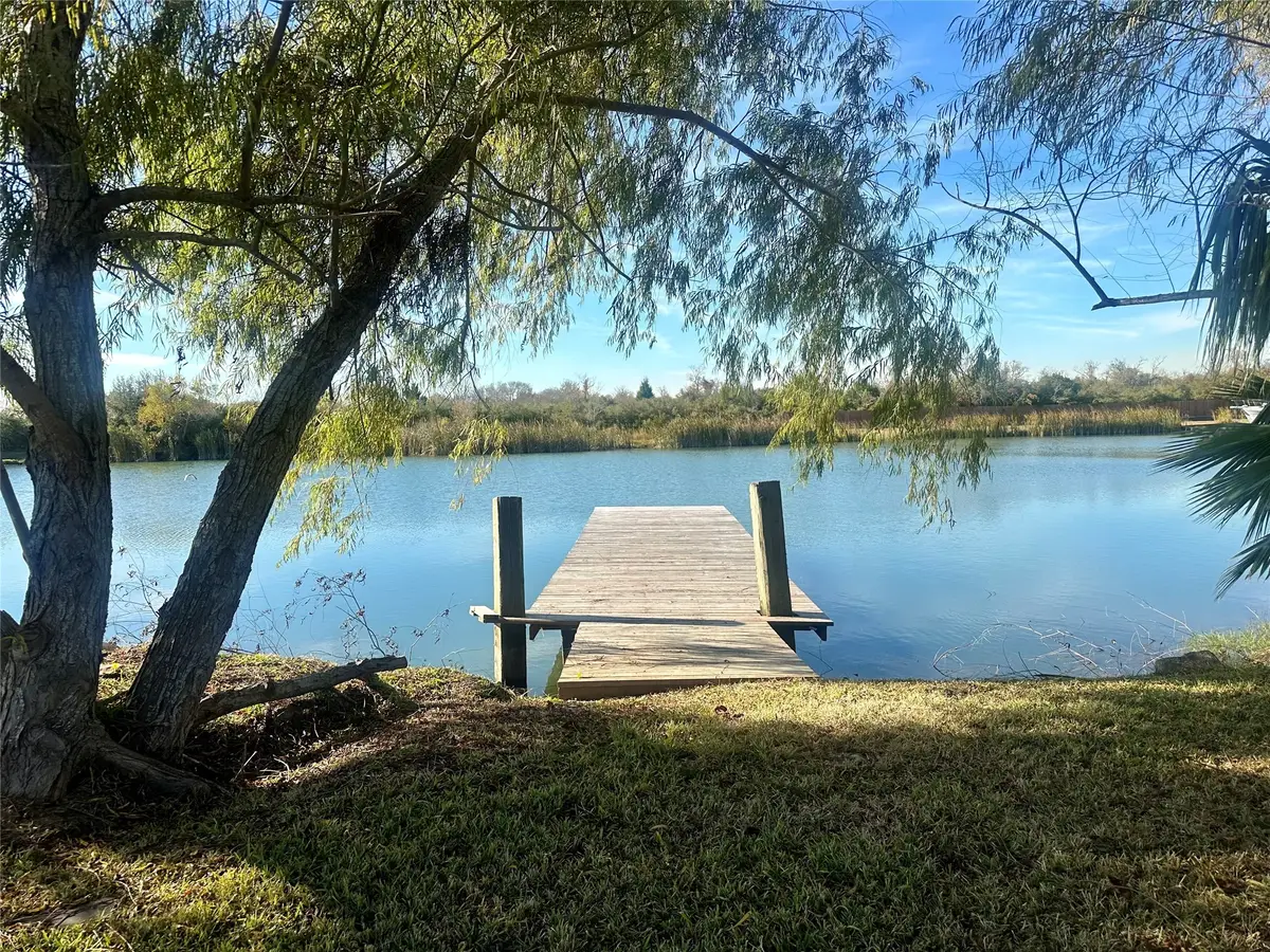 2726 Avenue D, San Leon, TX 77539 - Image #1