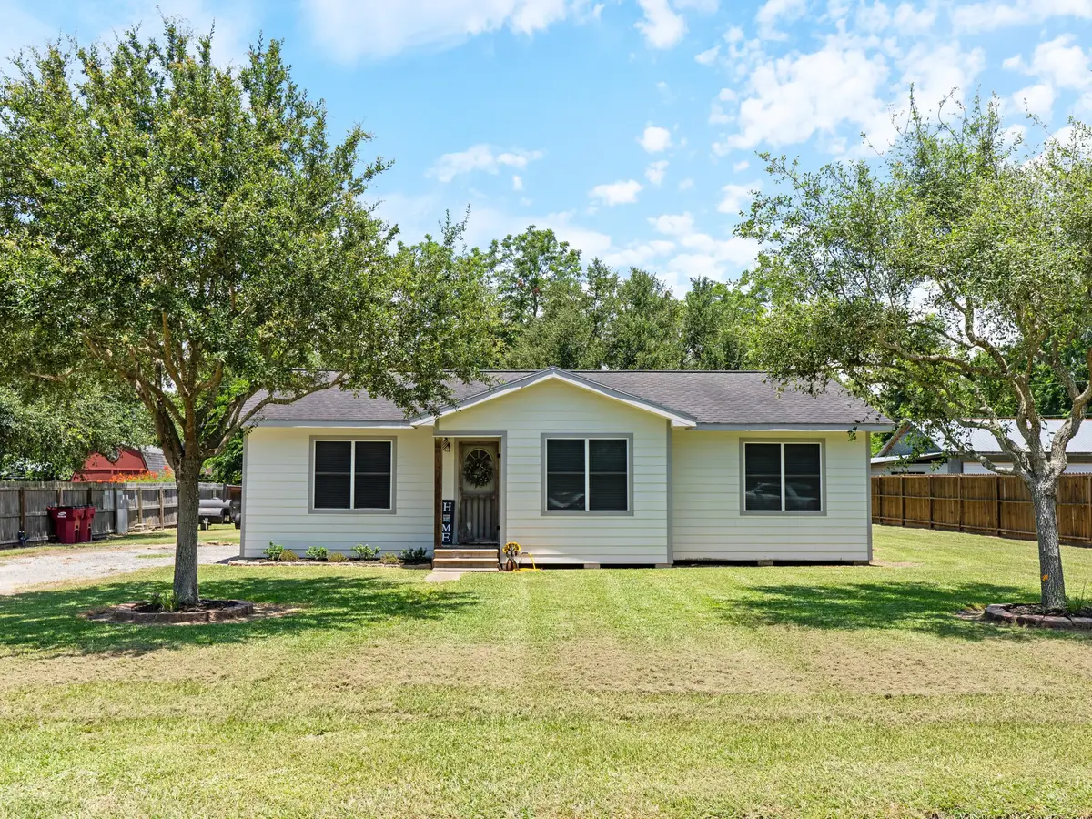 444 Avenue C, Blessing, TX 77419 - #1