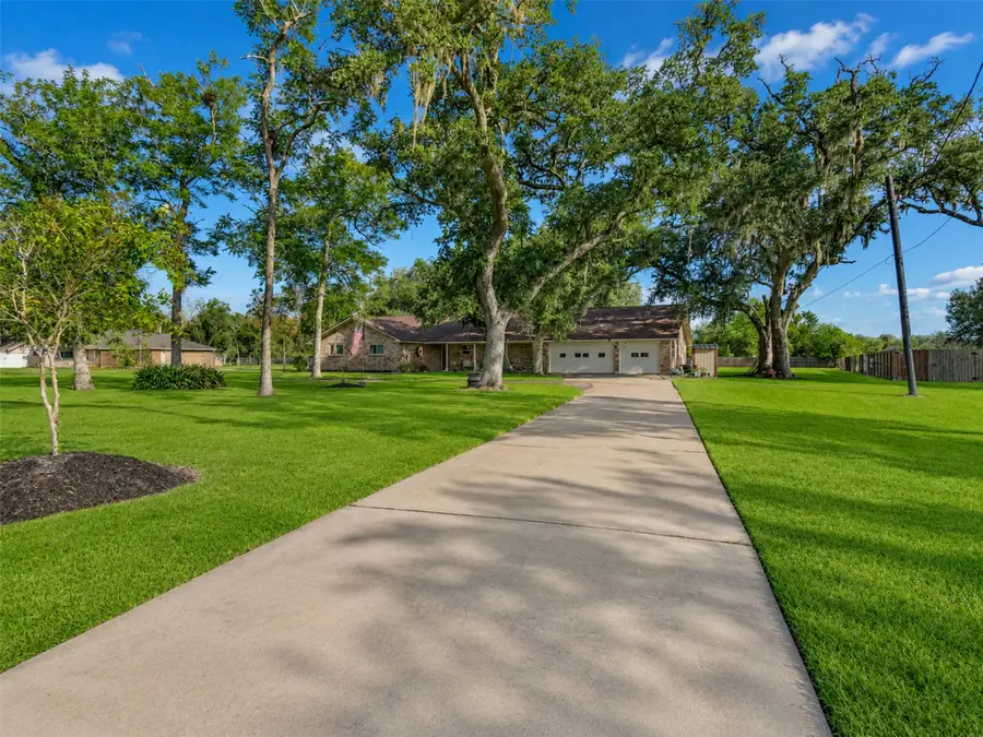 312 County Road 201, Angleton, TX 77515 - #3