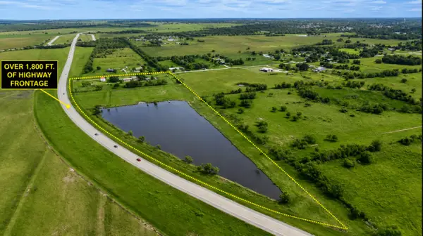 697 E County Road 341, Angleton, TX 77515