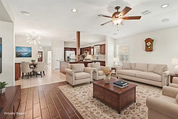 674 Fountain View Lane, League City, TX 77573