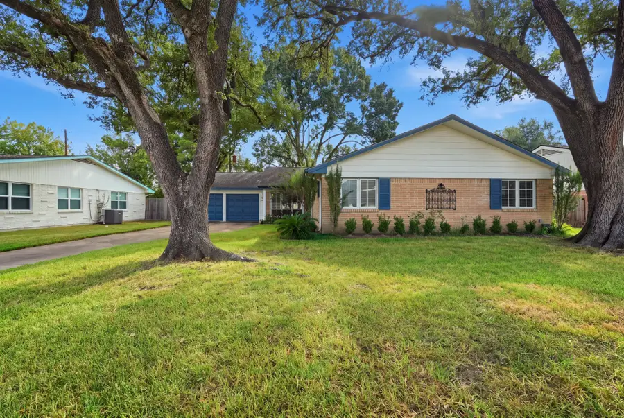9811 Greenwillow Street, Houston, TX 77096 - #2