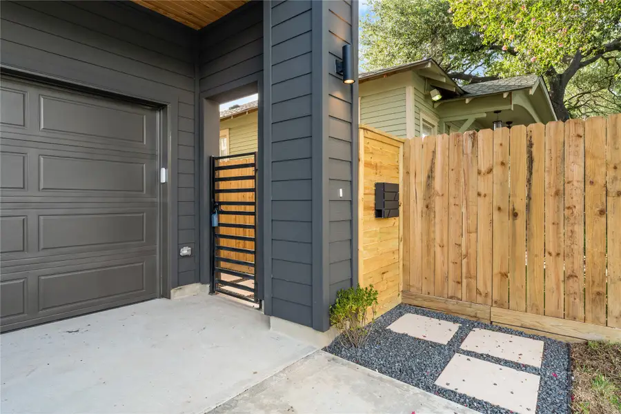 409 Walton Street #B, Houston, TX 77009 - #2