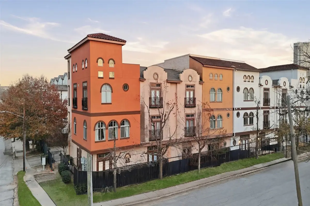 806 Jackson Hill Street #201, Houston, TX 77007 - #1