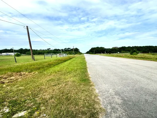 690 Road 5027, Cleveland, TX 77327