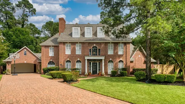 18 E Wedgemere Court, The Woodlands, TX 77381