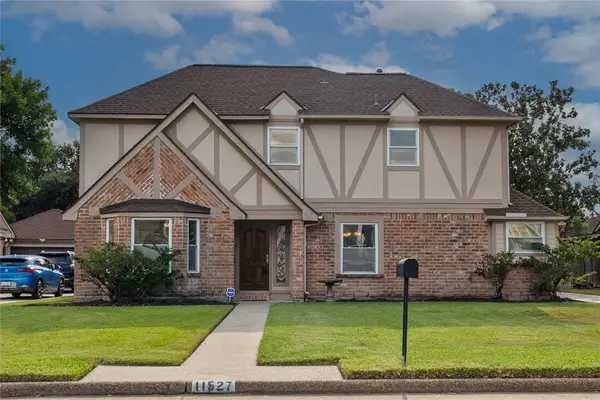 11527 Canyon Trail Drive, Houston, TX 77066