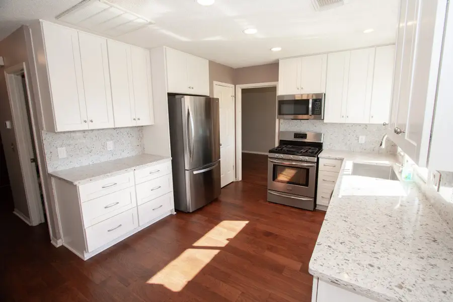 3914 Ivywood Drive, Pearland, TX 77584 - #2