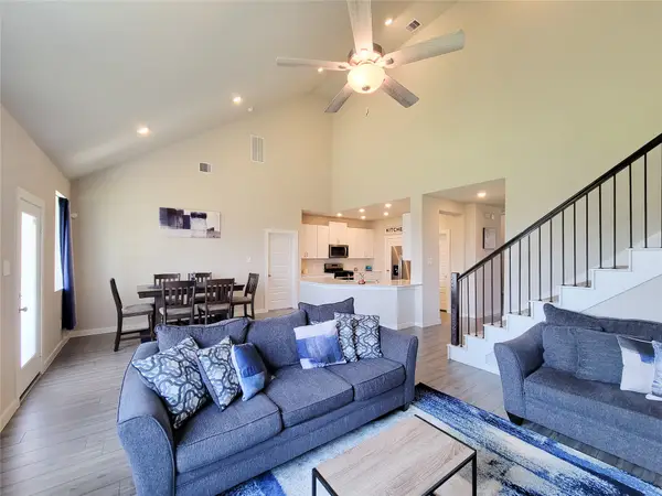 10843 Bodie Hills Drive, Rosharon, TX 77583