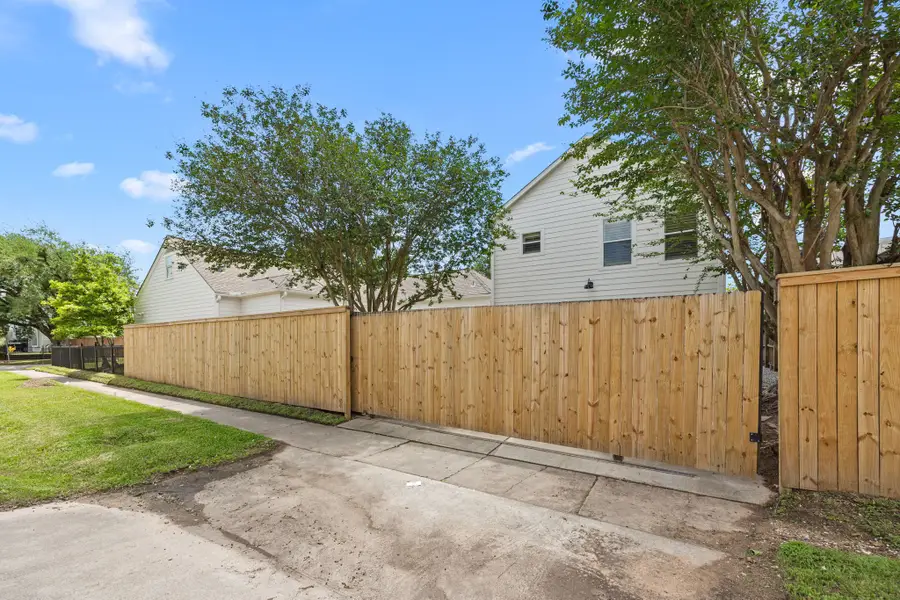 945 Dorothy Street, Houston, TX 77008 - #3