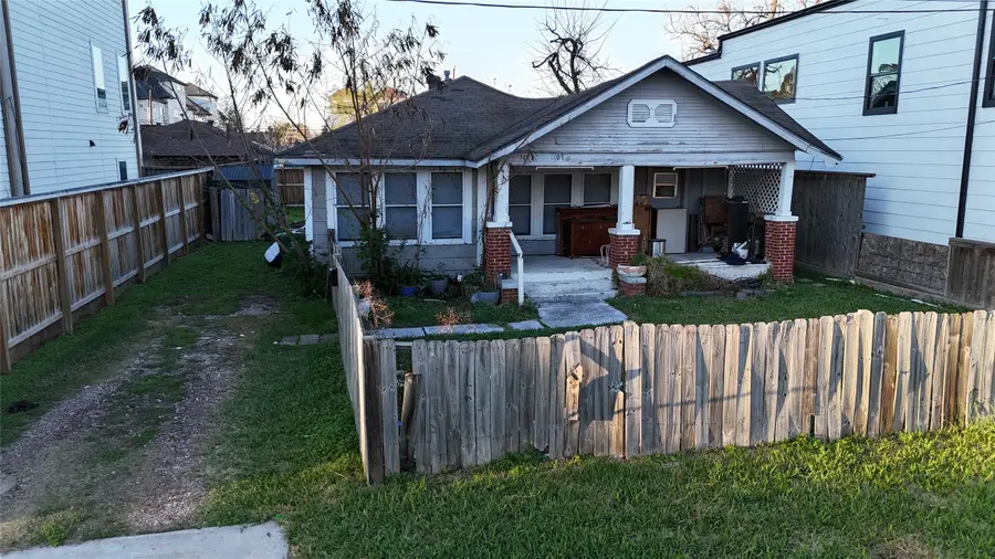 1107 E 27th Street, Houston, TX 77009 - #2