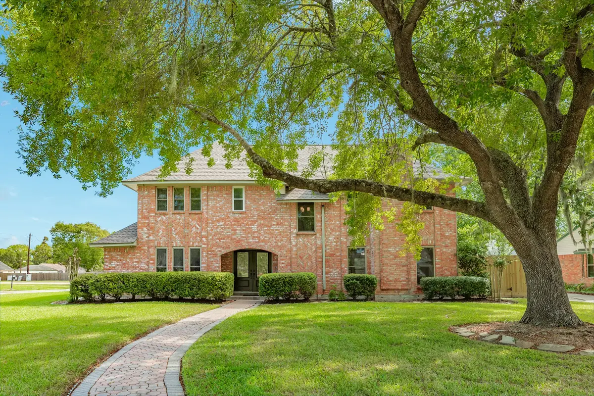 250 Wedgewood Street, Lake Jackson, TX 77566 - #1