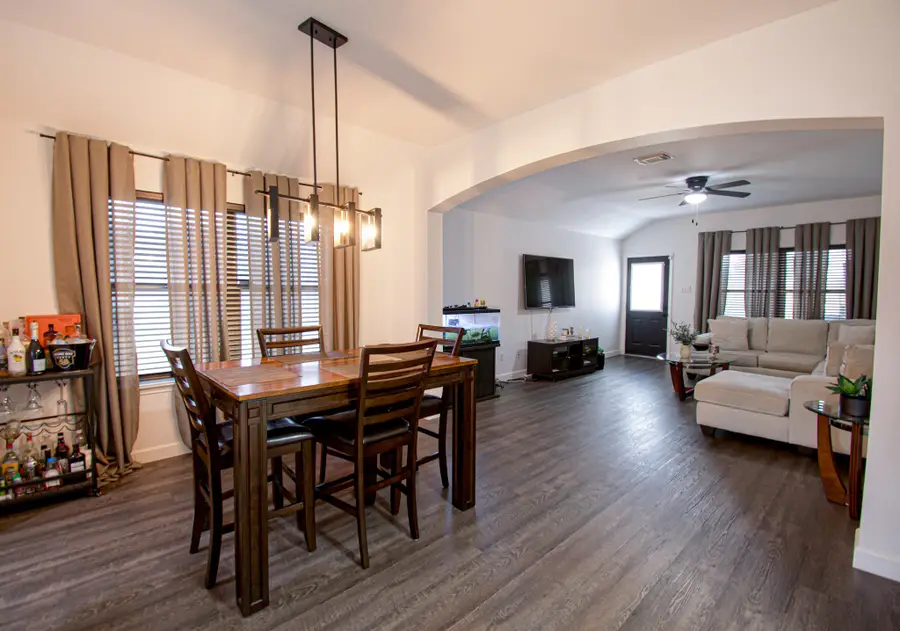 4715 Cavern Brook Court, Fresno, TX 77545 - Image #3