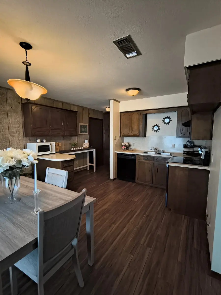 108 S 2nd 1/2 Street, Nederland, TX 77627 - #3