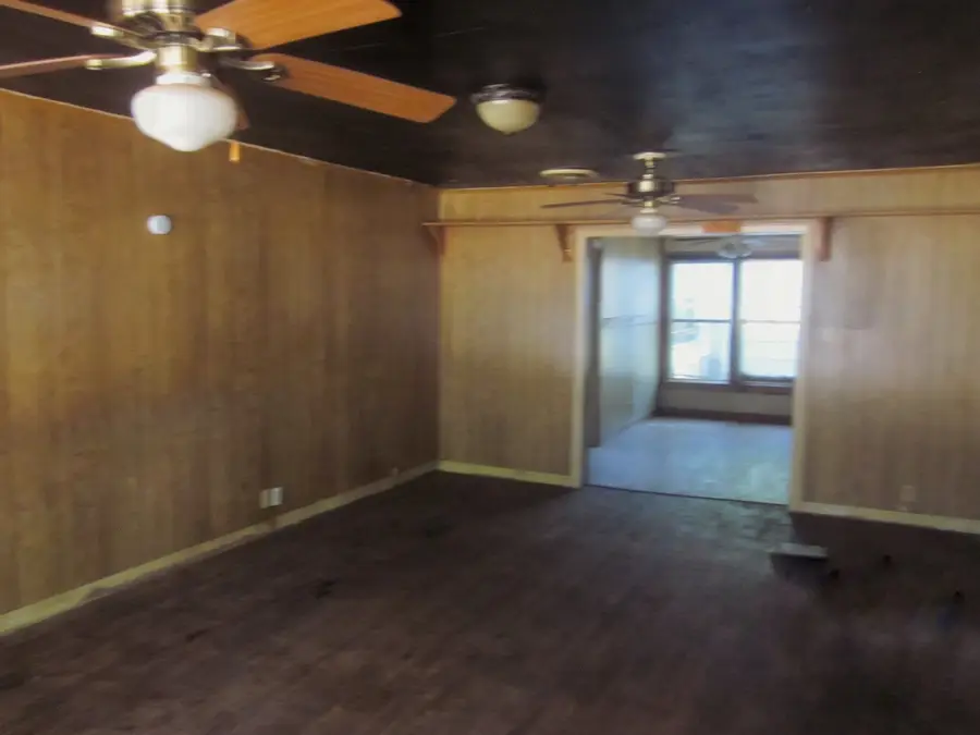 401 Avenue F Se, Childress, TX 79201 - #3
