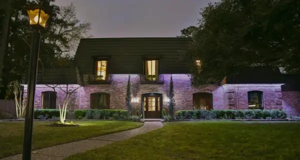 5518 Three Oaks Circle, Houston, TX 77069