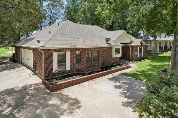 154 Seven Coves Drive, Conroe, TX 77304