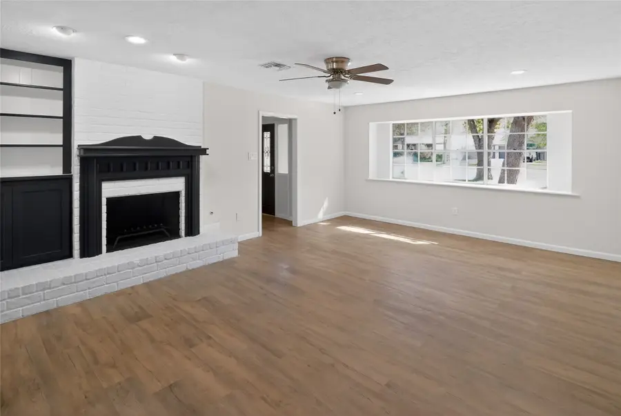 133 Cherry Tree Lane, Friendswood, TX 77546 - #2