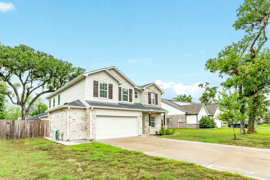 322 Freeman Boulevard, West Columbia, TX 77486 - #3