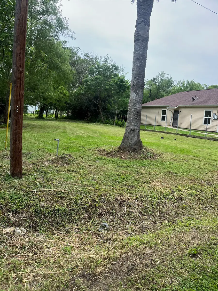 118 28th Street N, Texas City, TX 77590 - #3