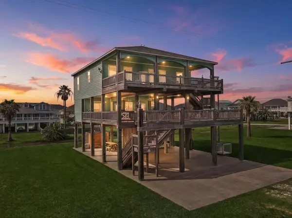 2929 Lakeside, Crystal Beach, TX 77650