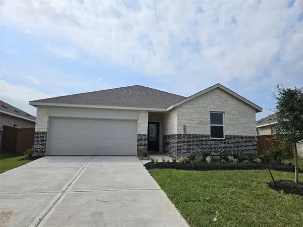 9303 Long Fin Drive, Baytown, TX 77521