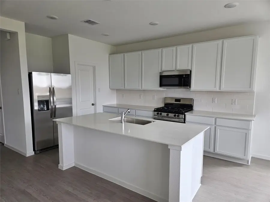 9303 Long Fin Drive, Baytown, TX 77521 - Image #2