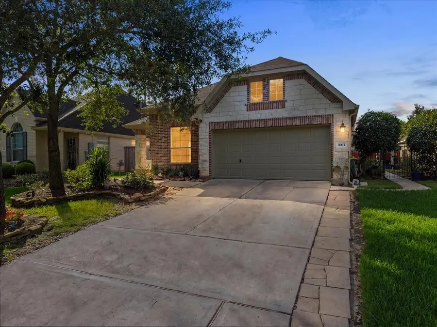 1607 S Primavera Drive, Pearland, TX 77581 - #2