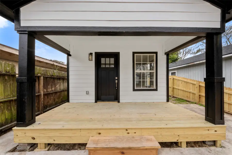 219 E James Street, Baytown, TX 77520 - #2