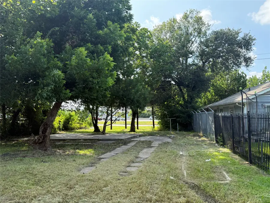 7322 Ardennes Street, Houston, TX 77033 - #3