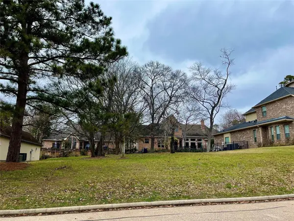 258 Edgewood, Montgomery, TX 77356