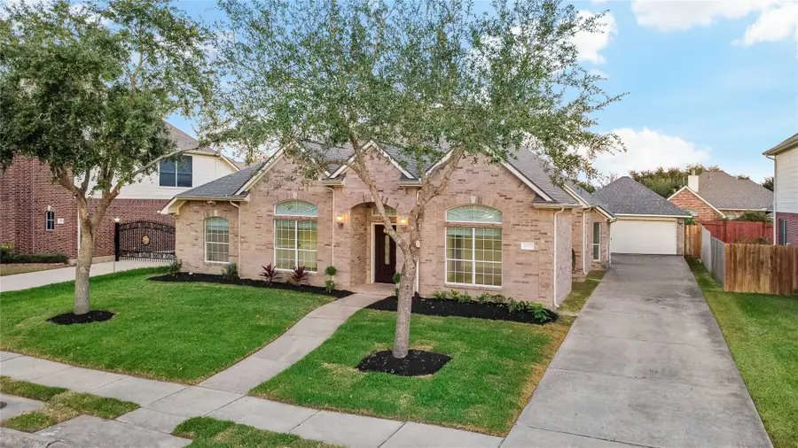 2607 Sunrise Harbor Lane, Pearland, TX 77584 - Image #2