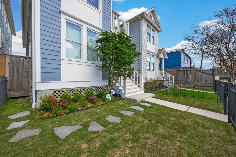 203 W 24th Street, Houston, TX 77008 - #2