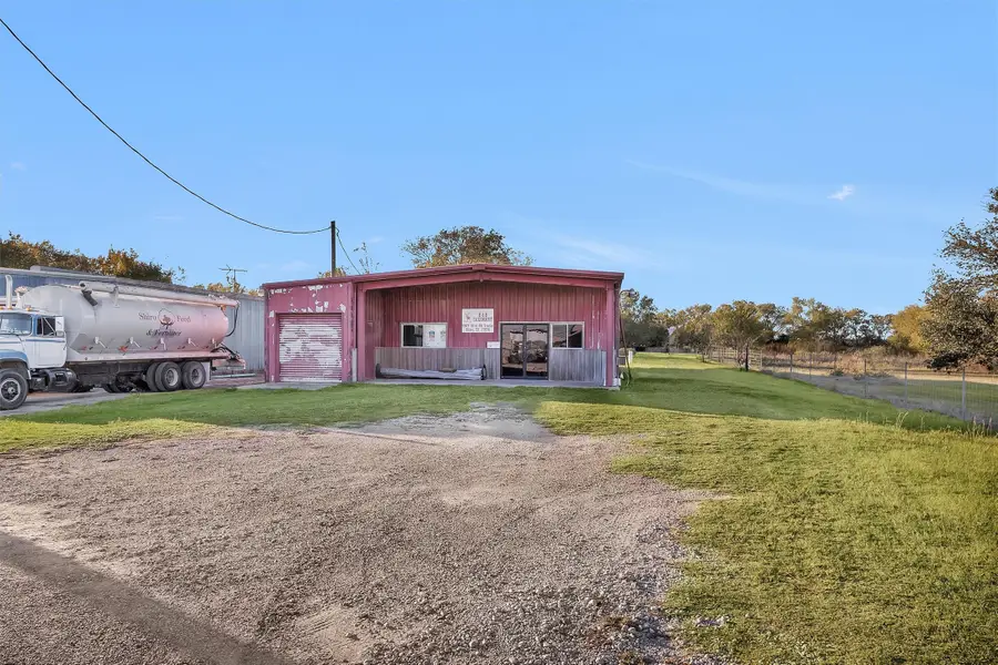 6821 Bailey Street, Shiro, TX 77876 - Image #2