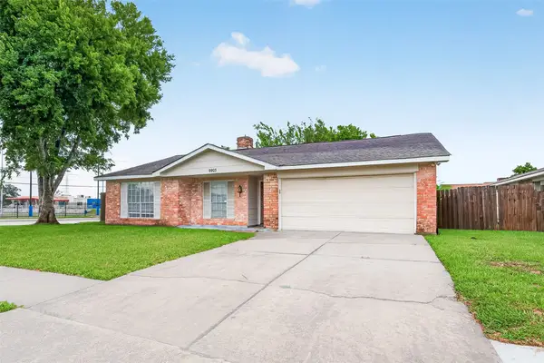 9903 Towne Tower Lane, Sugar Land, TX 77498