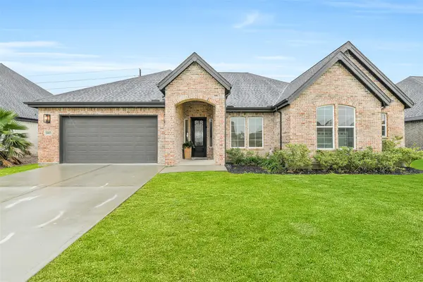10015 Goliad Drive, Mont Belvieu, TX 77523