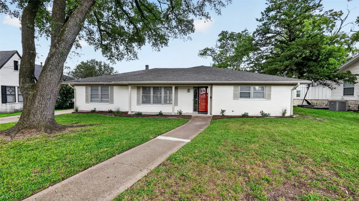 317 N Madison Street, Madisonville, TX 77864 - #1