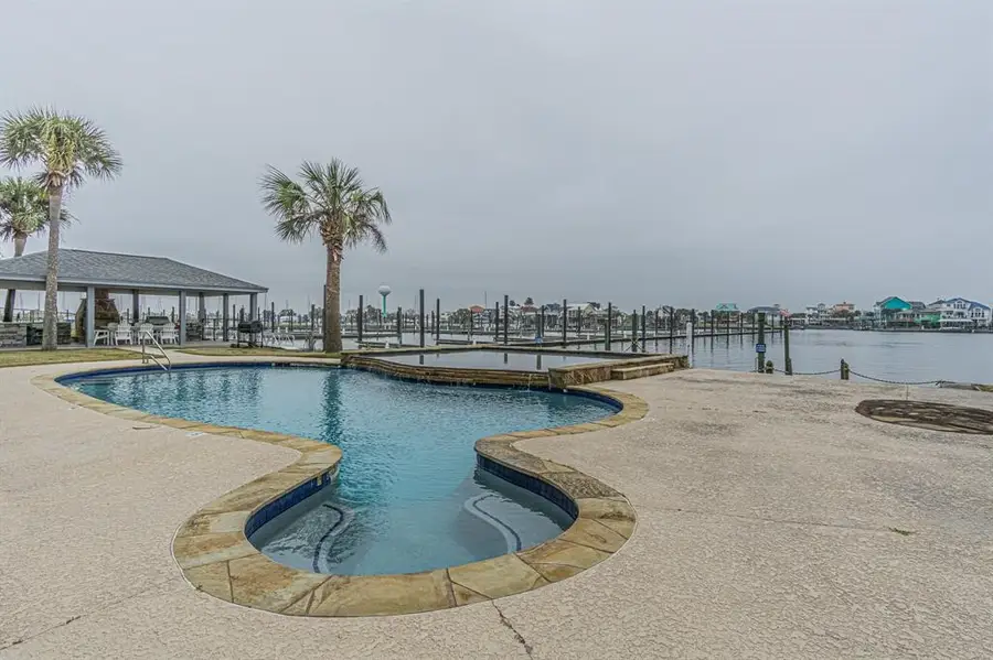 580 Pleasure Island Boulevard #207, Port Arthur, TX 77640 - #2