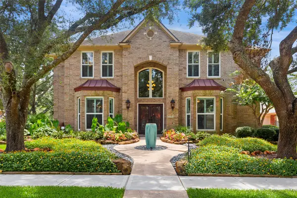 1302 Birch Street, Pearland, TX 77581