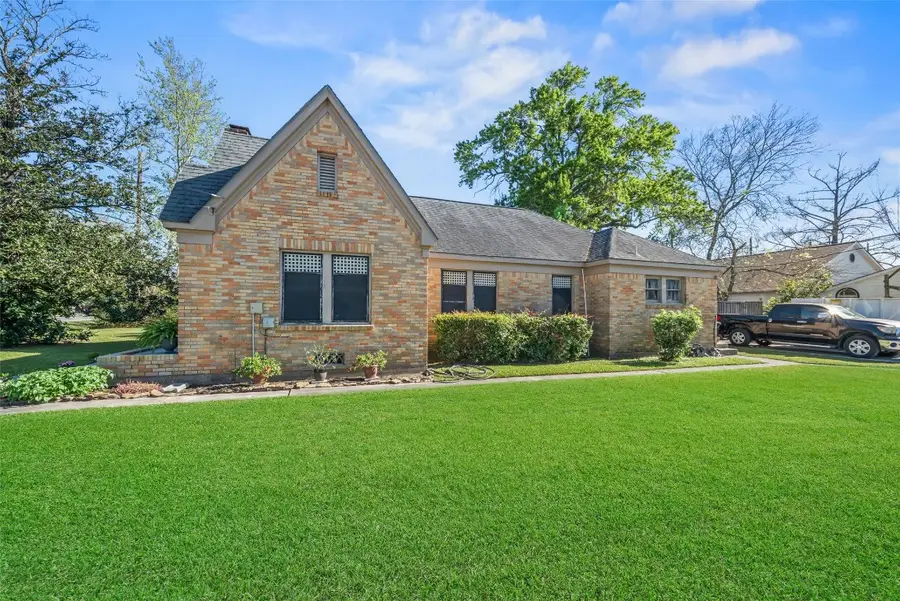 200 S Cherry Street S, Tomball, TX 77375 - #2