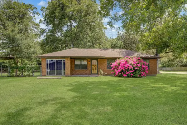 101 Oak Street, Dayton, TX 77535