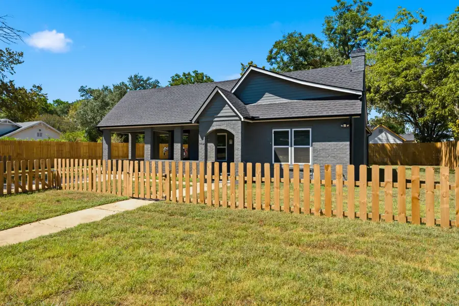 902 Post Oak Street, Hearne, TX 77859 - #2