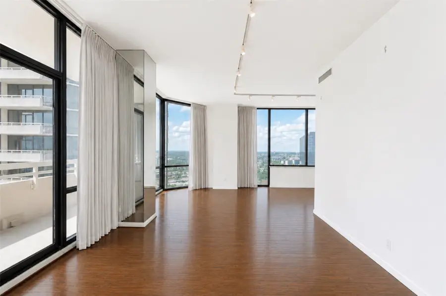 14 Greenway Plaza #19P, Houston, TX 77046 - #2