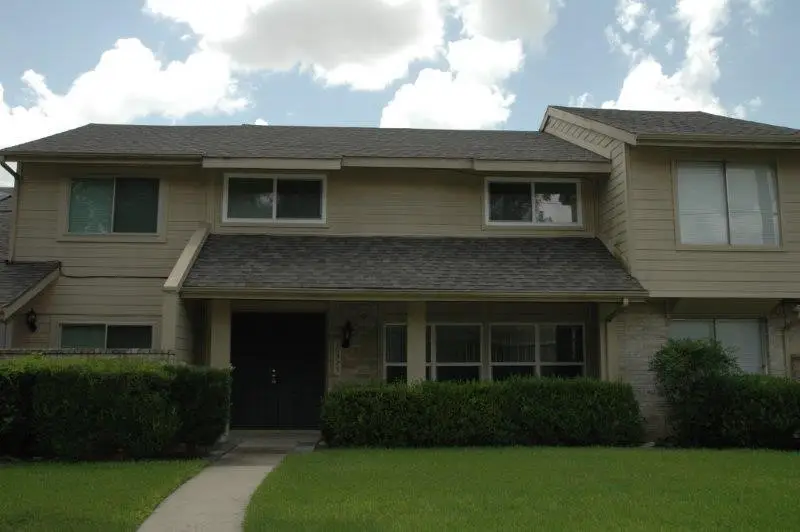 10325 Huntington Place Drive #325, Houston, TX 77099 - Image #1