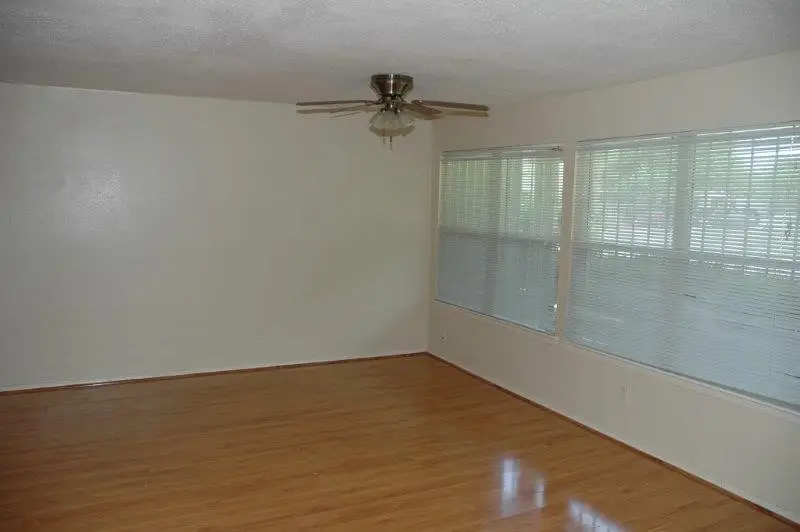 10325 Huntington Place Drive #325, Houston, TX 77099 - Image #3