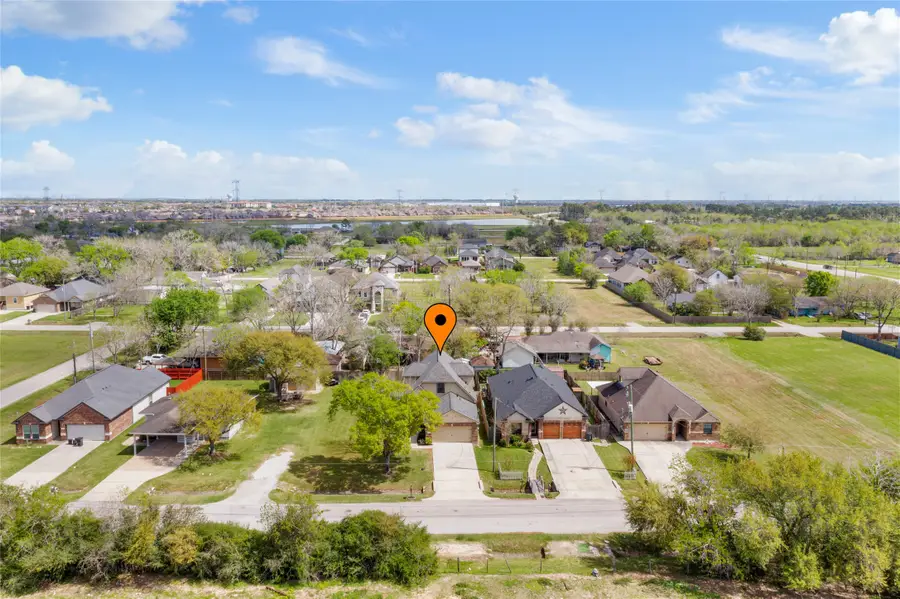 2906 Virginia Avenue, League City, TX 77573 - #3