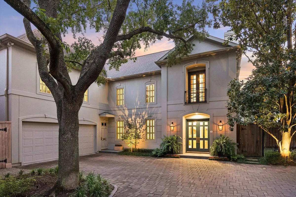 19 E Briar Hollow Lane, Houston, TX 77027 - #1