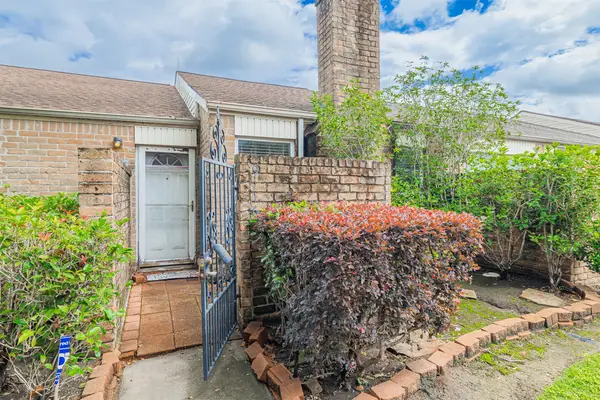 9116 Wilcrest Drive #9116, Houston, TX 77099