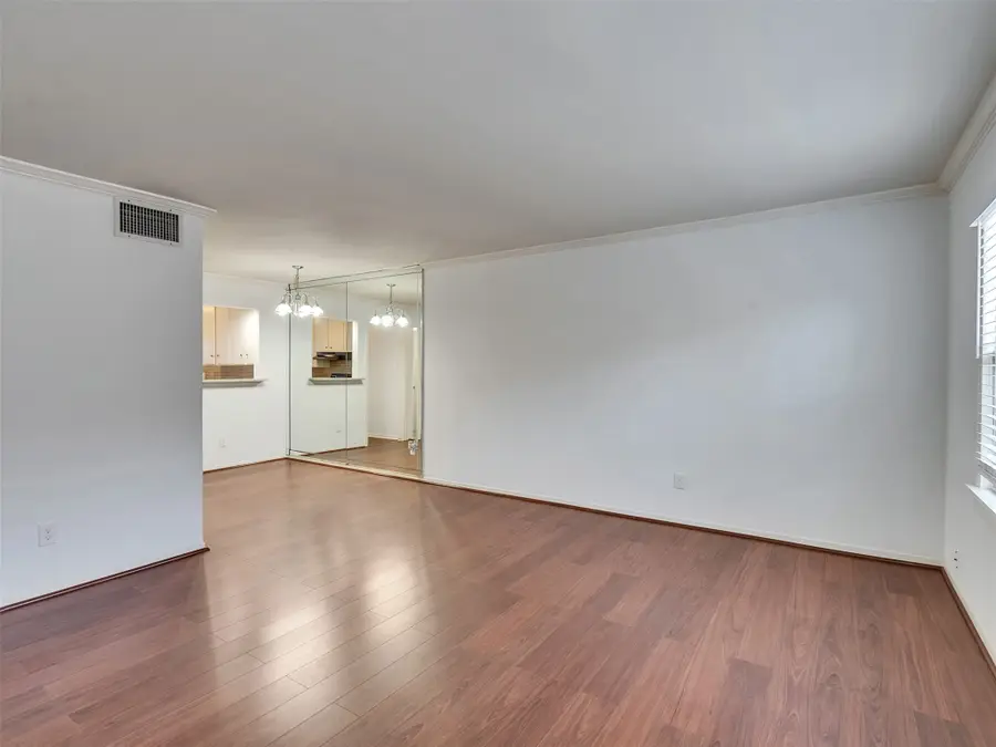 5230 Arboles Drive #4, Houston, TX 77035 - #3