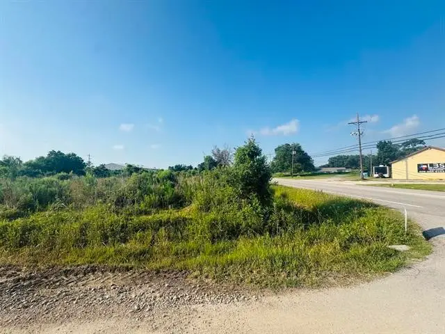 9015 Oak Vista Dr, Orange, TX 77630 - #1